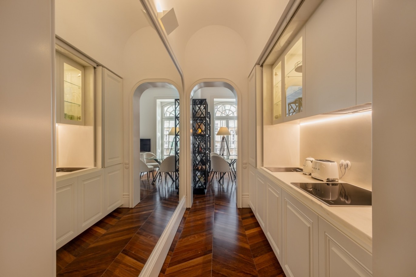 New luxury studio apartment in downtown Porto, Portugal_340058