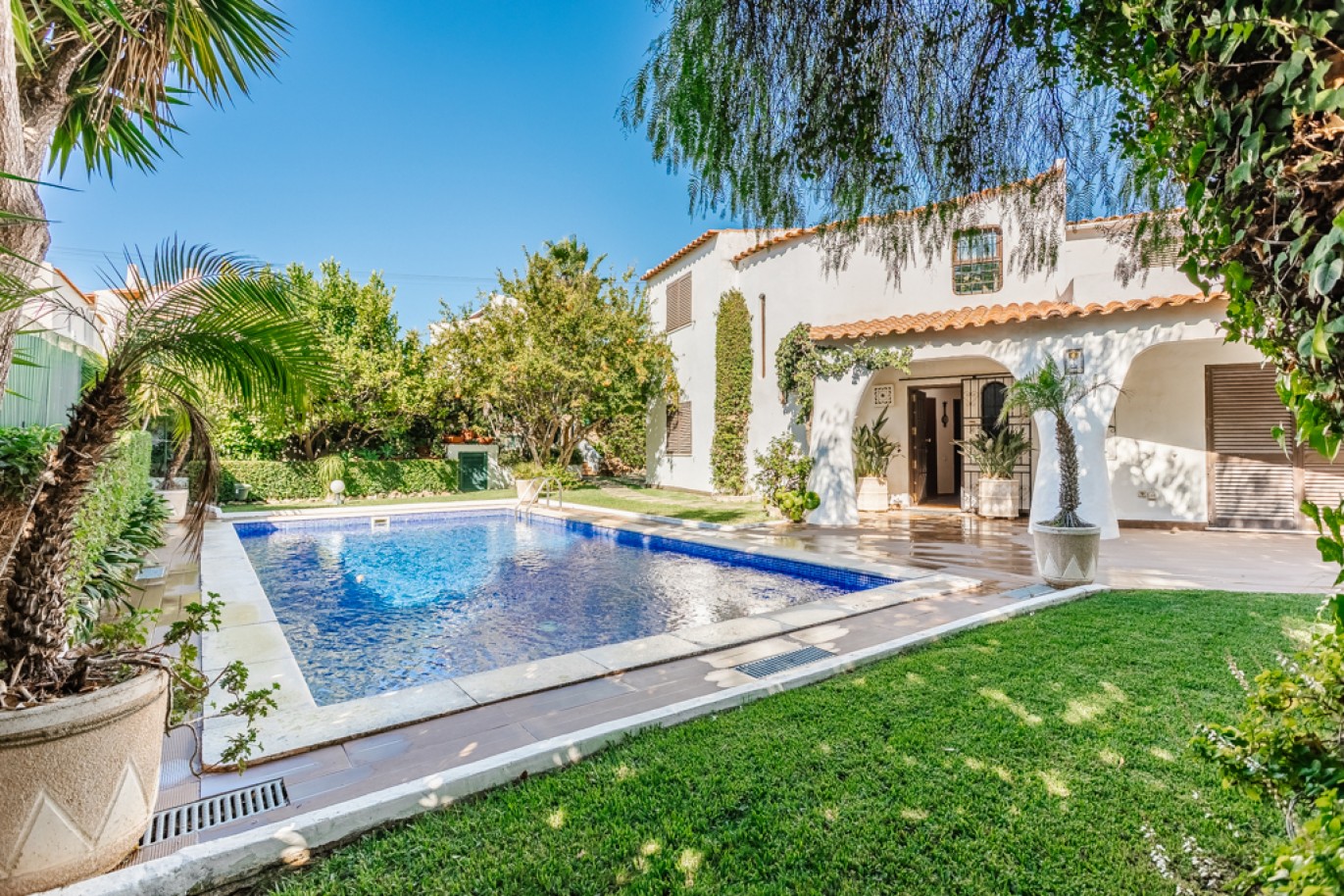 4-bedroom villa, with pool, for sale in Albufeira, Algarve, Portugal_340098