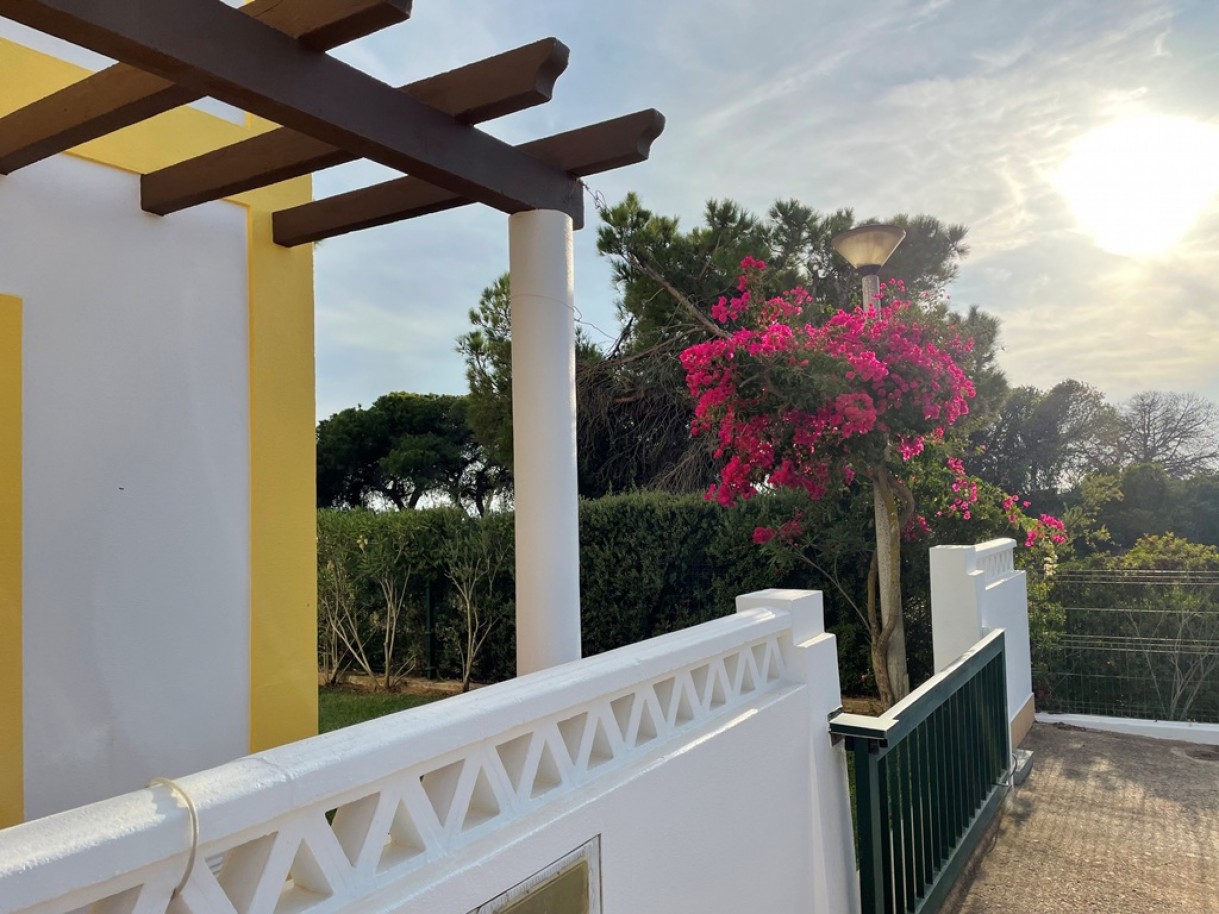 Villa with terrace and sea view for sale in Lagoa, Algarve, Portugal_340112