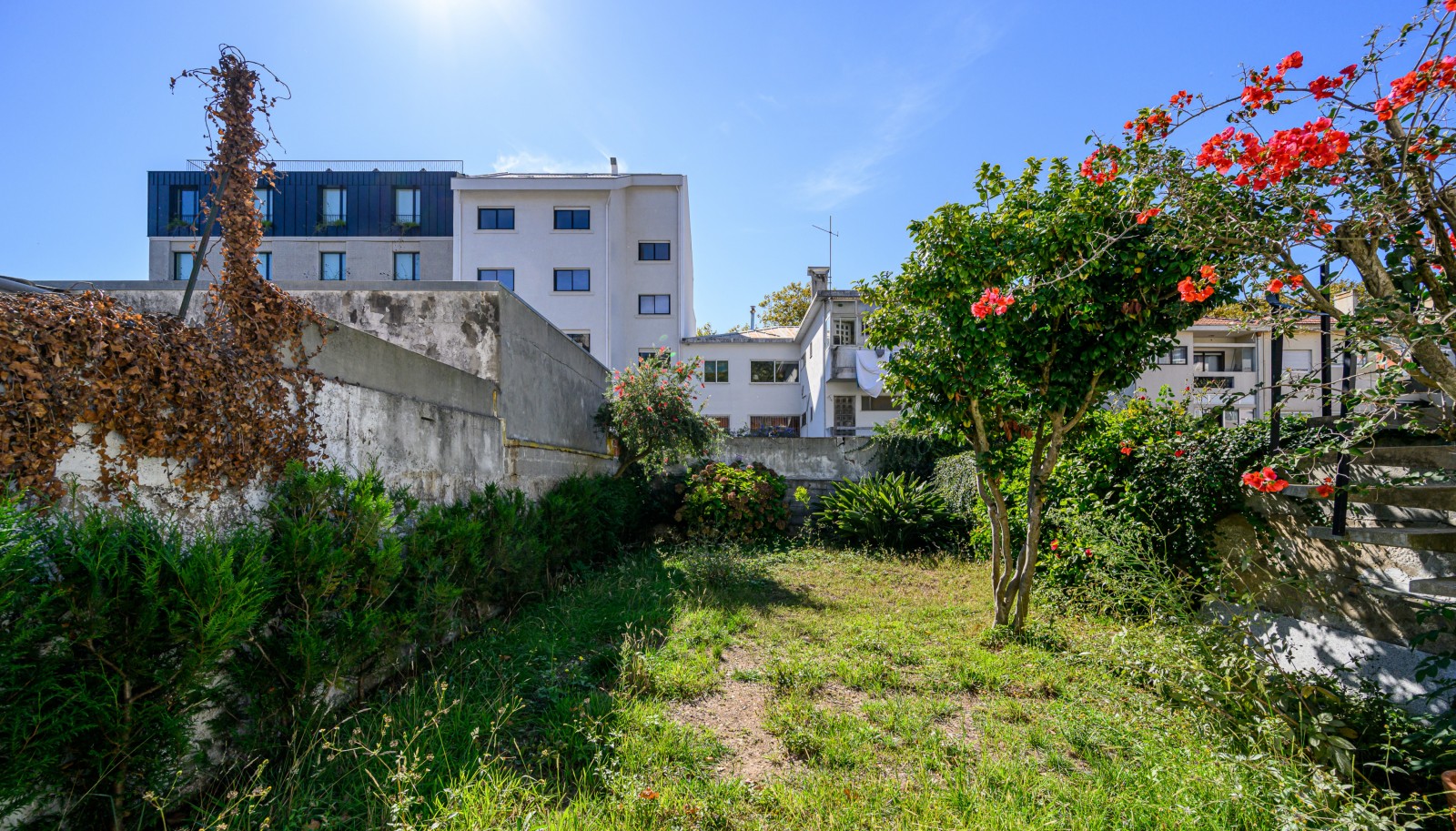 Moradia V7 com jardim orientado a poente para venda na Foz do Porto_340190