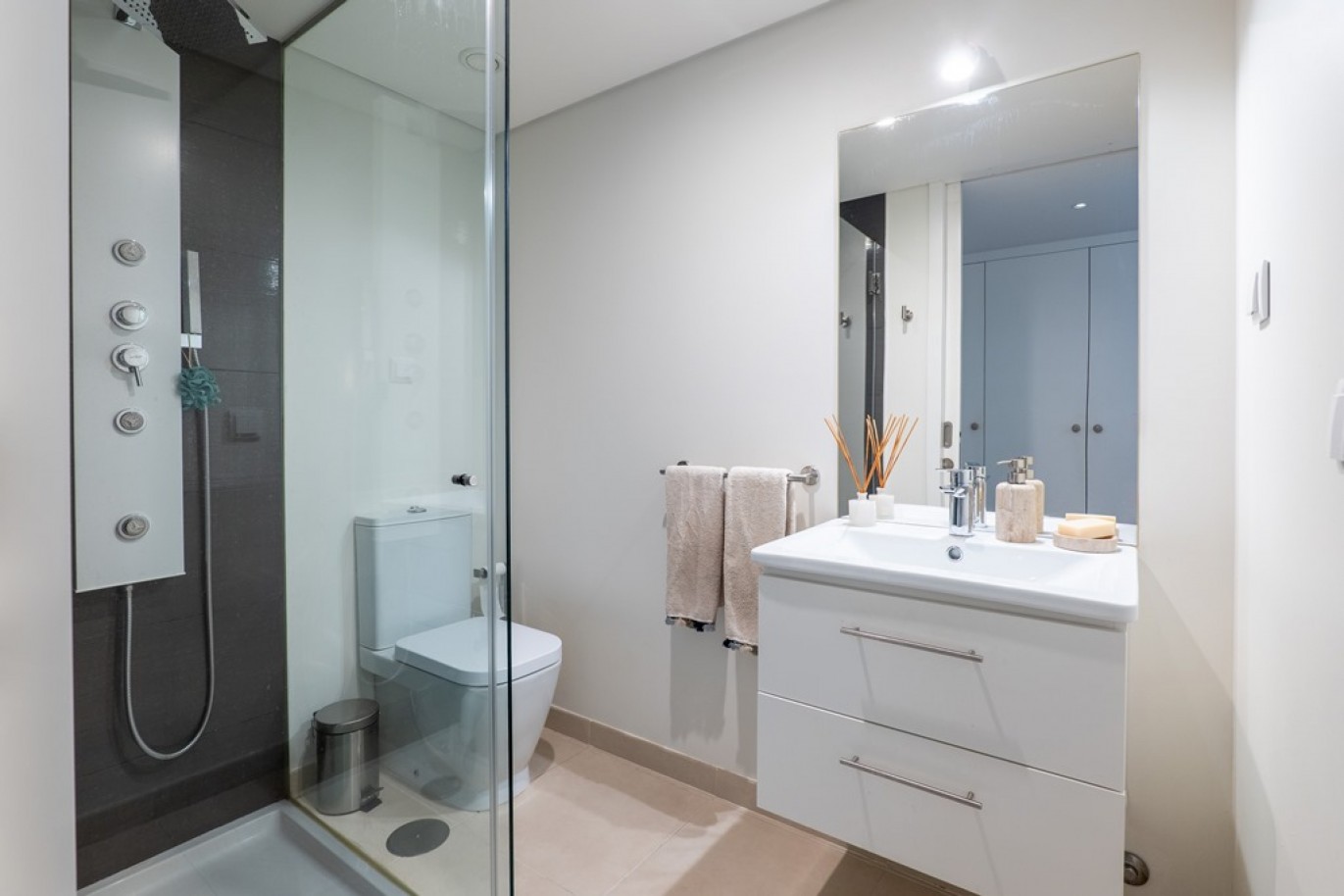 Apartamento T2 com varandas e vistas desafogadas à venda em Matosinhos_340213