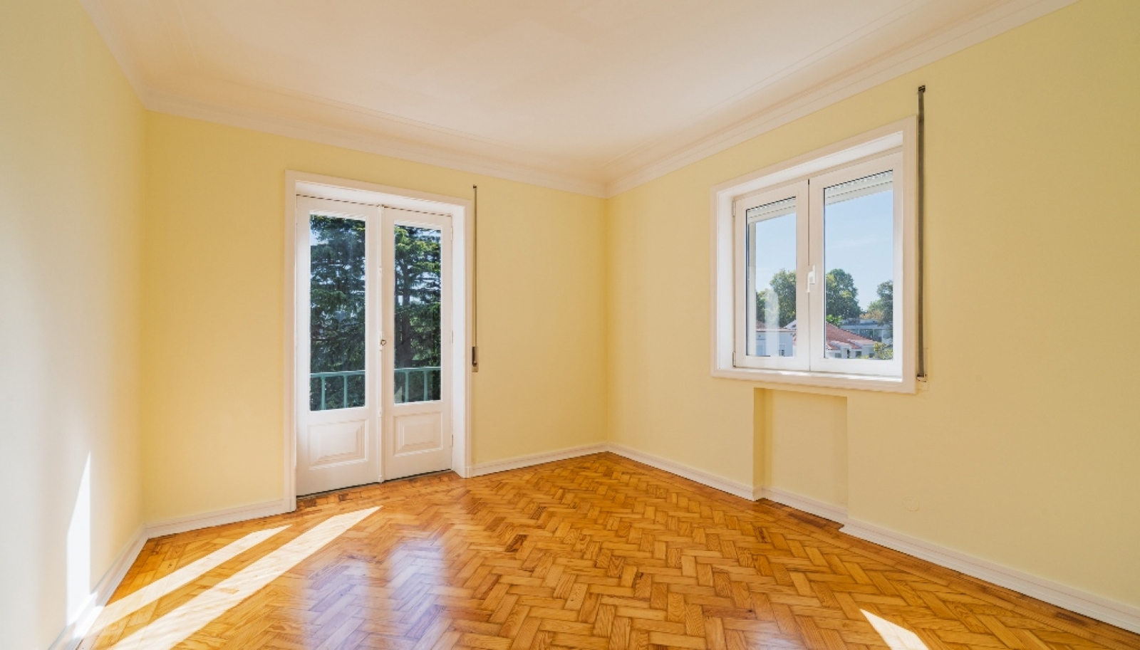 Five bedroom villa with garden for rent in Campo Alegre, Porto, Portugal_340440