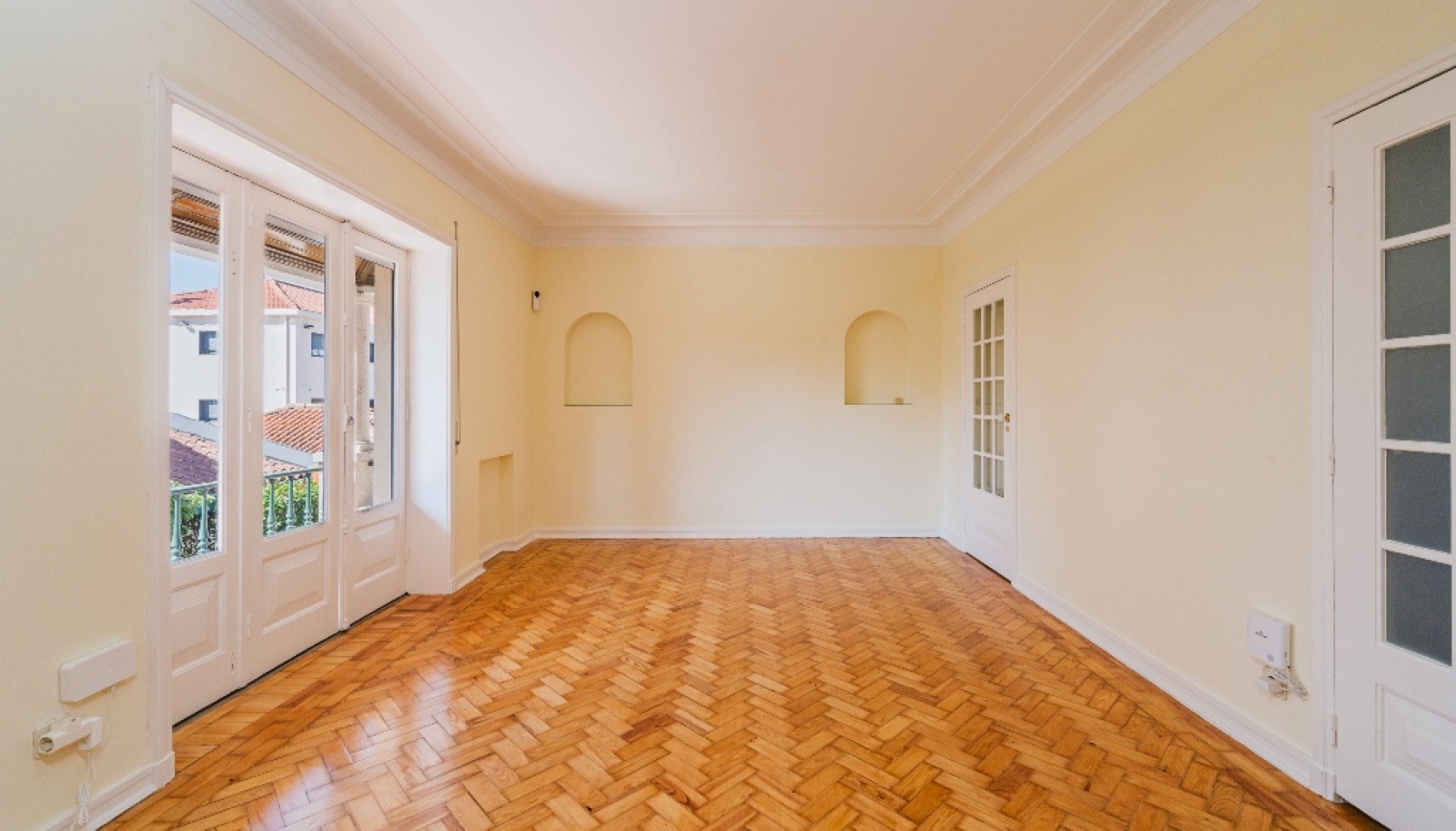 Five bedroom villa with garden for rent in Campo Alegre, Porto, Portugal_340449