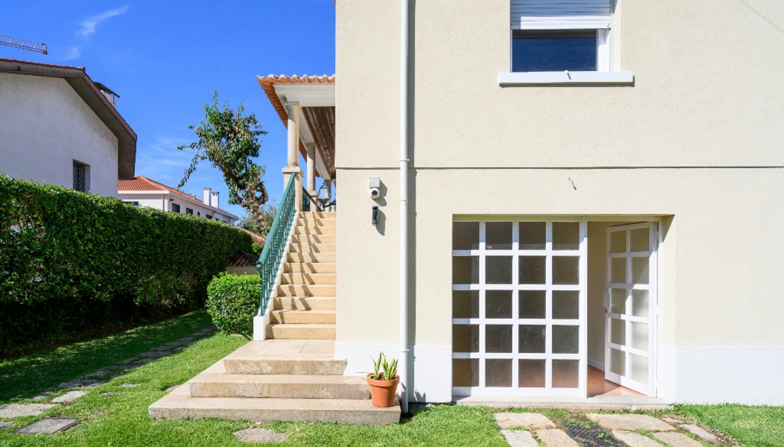 Five bedroom villa with garden for rent in Campo Alegre, Porto, Portugal_340463