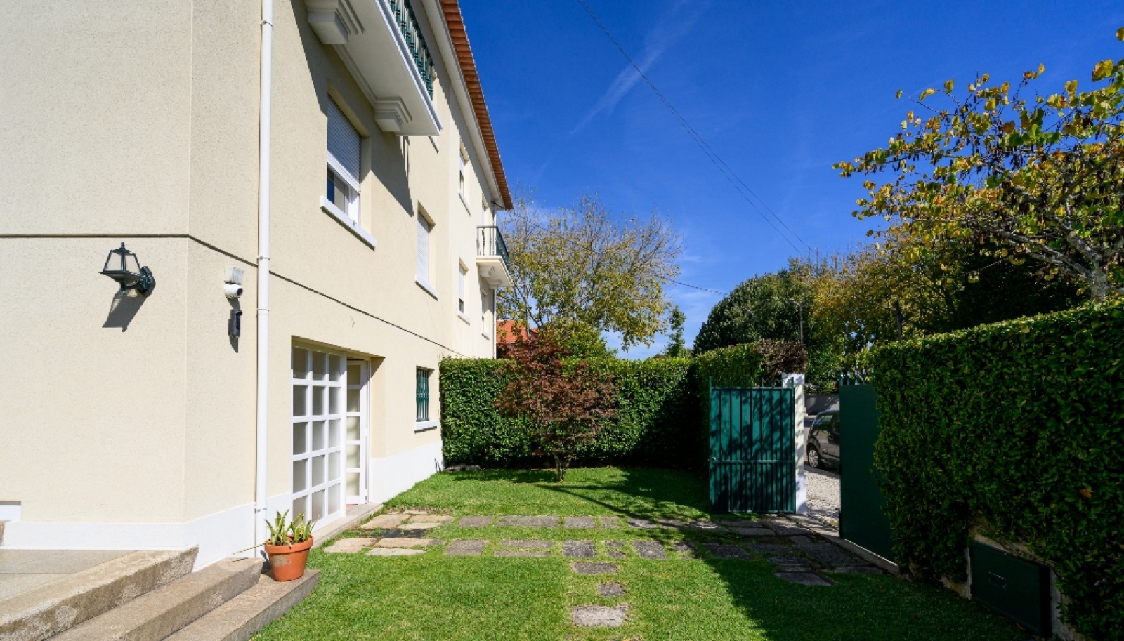 Five bedroom villa with garden for rent in Campo Alegre, Porto, Portugal_340464