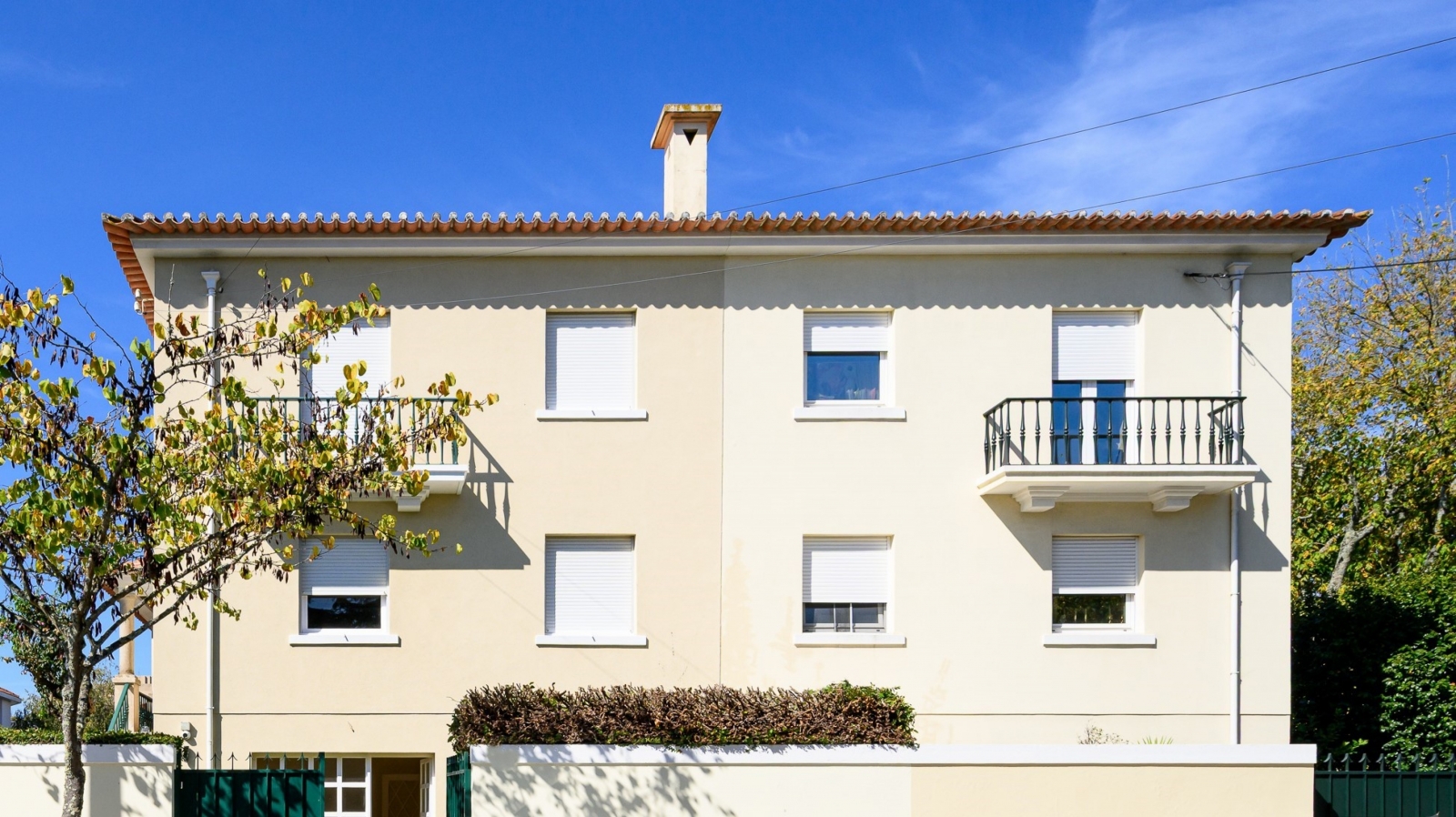Five bedroom villa with garden for rent in Campo Alegre, Porto, Portugal_340475