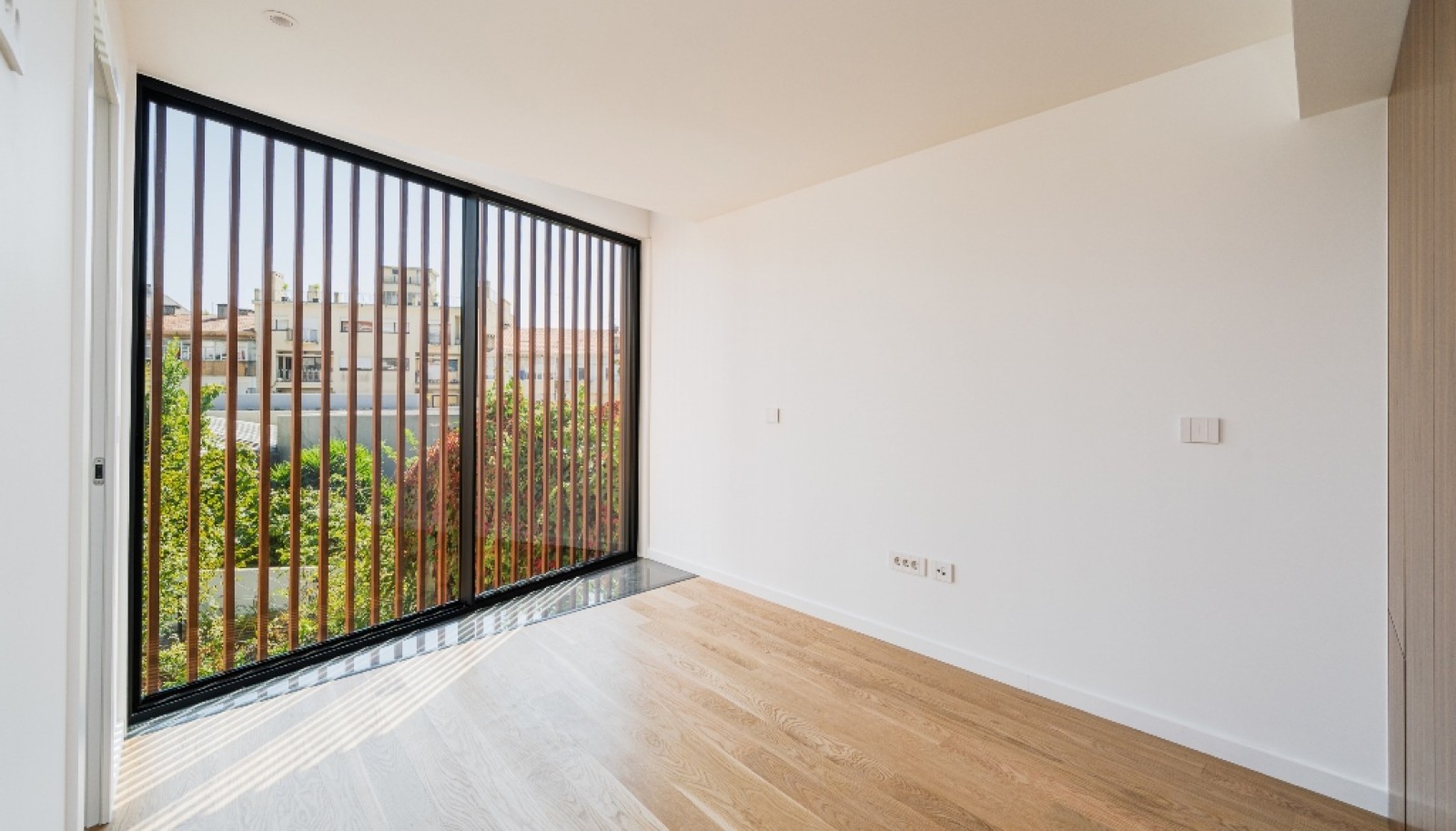 Moradia V4 reabilitada à venda em Massarelos, Porto_340731