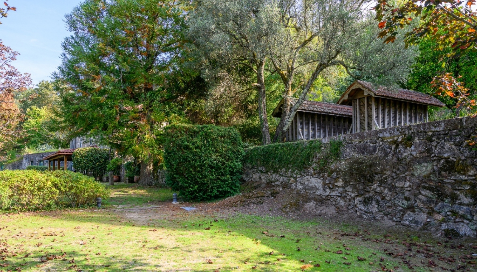 Quinta da Mata com duas casas e piscina para venda em Ponte de Lima_341322