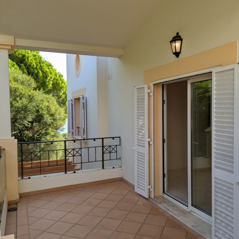 Villa amueblada con jardín en venta en Salema, Algarve,Portugal_341896