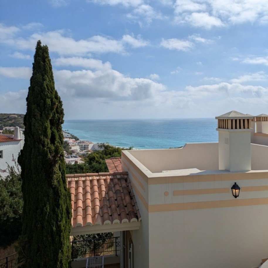Villa amueblada con jardín en venta en Salema, Algarve,Portugal_341901