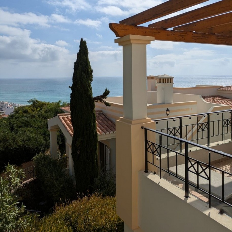 Villa amueblada con jardín en venta en Salema, Algarve,Portugal_341902