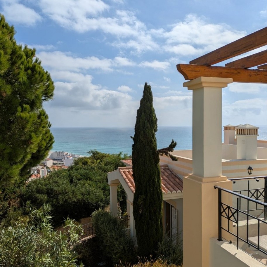 Villa amueblada con jardín en venta en Salema, Algarve,Portugal_341903