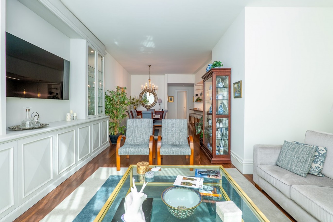 Apartamento com três suítes à venda no Aliados 107 no Porto_341905