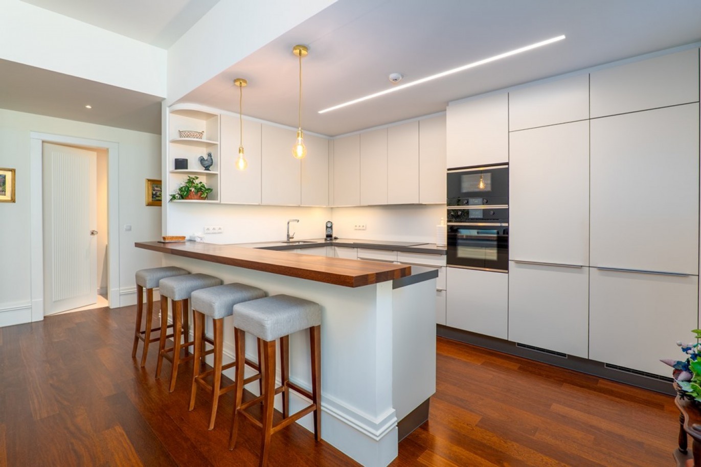 Apartamento com três suítes à venda no Aliados 107 no Porto_341908