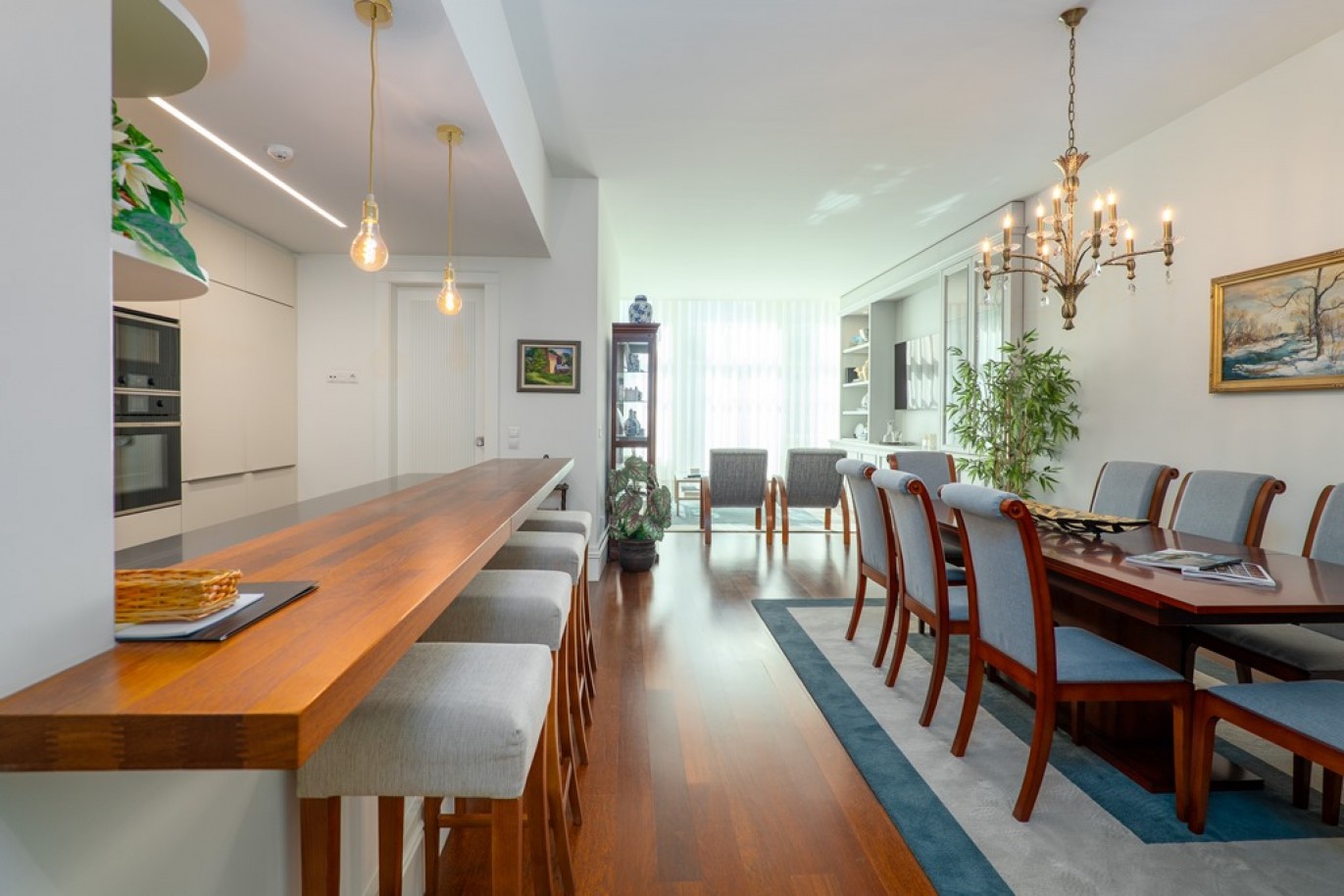 Apartamento com três suítes à venda no Aliados 107 no Porto_341911
