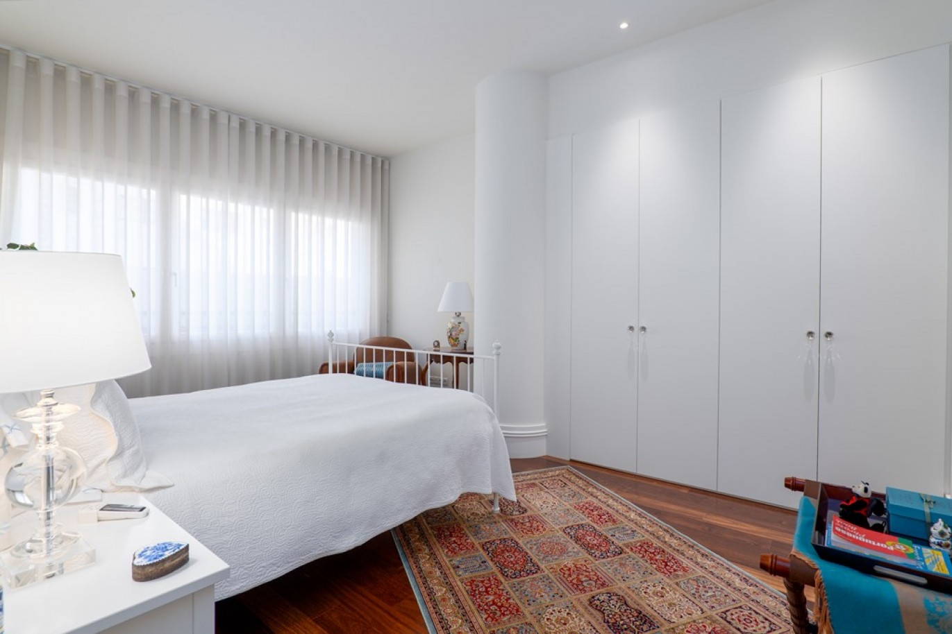 Apartamento com três suítes à venda no Aliados 107 no Porto_341917
