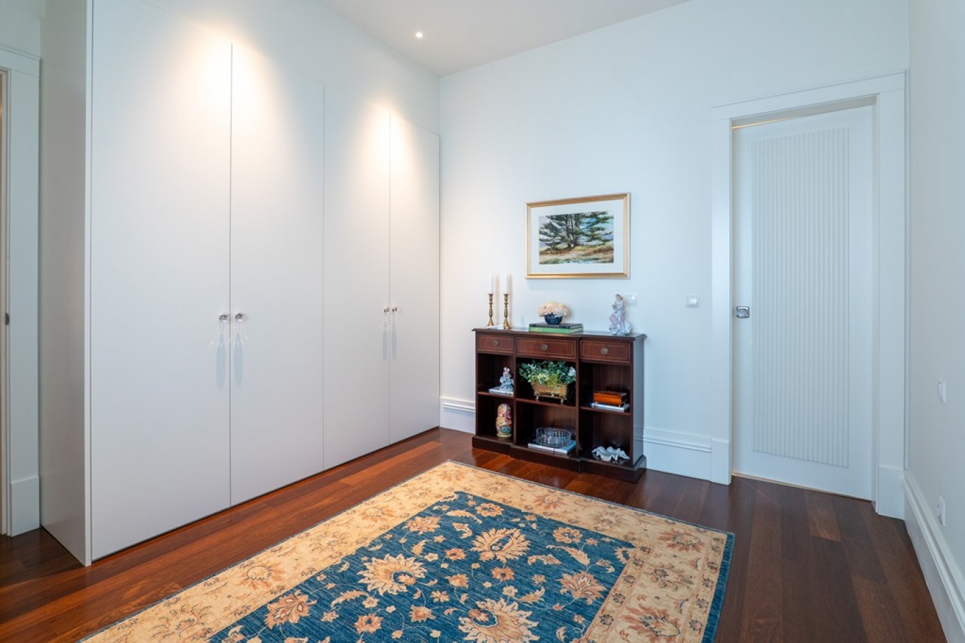 Apartamento com três suítes à venda no Aliados 107 no Porto_341925