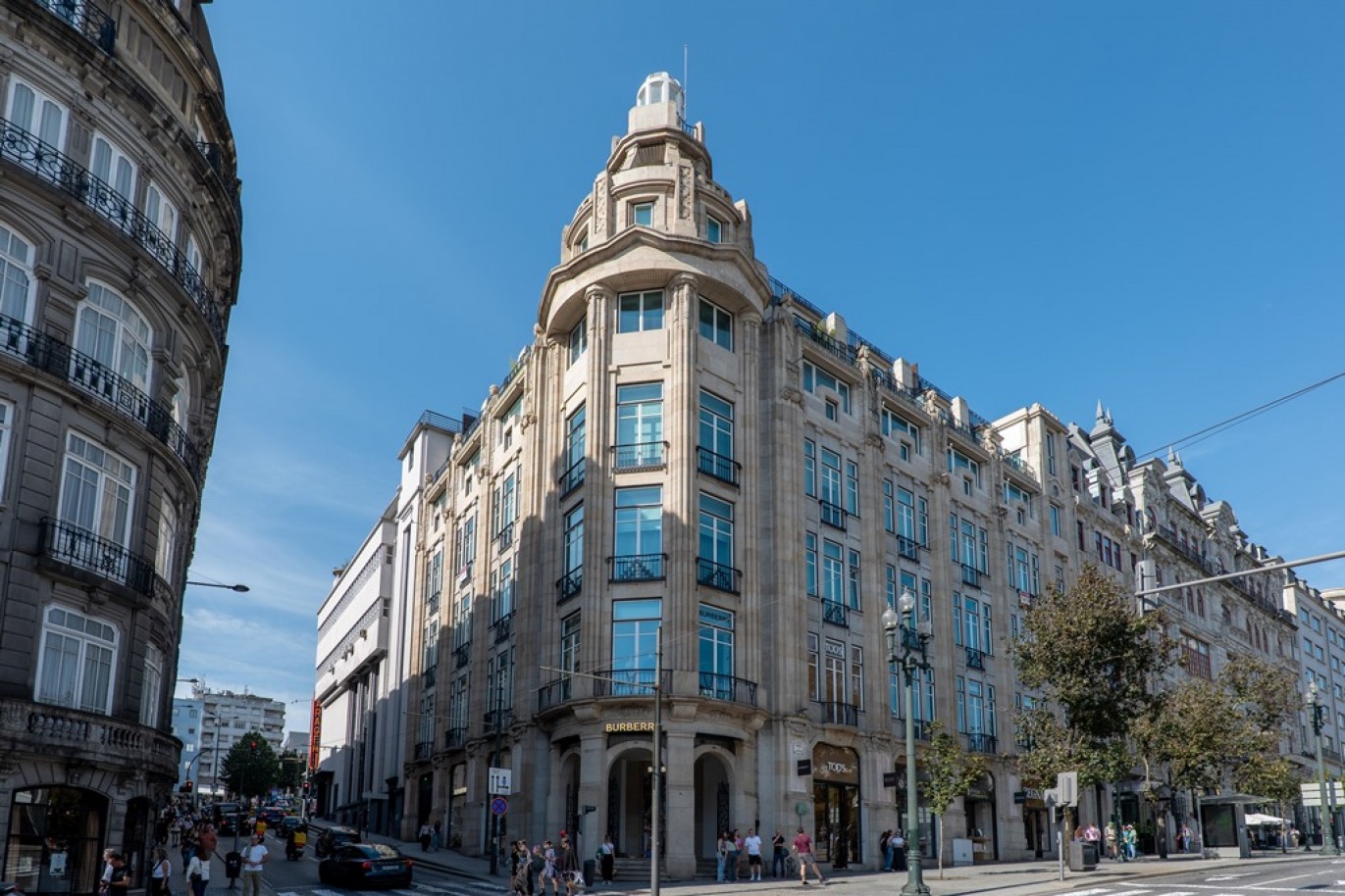Apartamento com três suítes à venda no Aliados 107 no Porto_341940