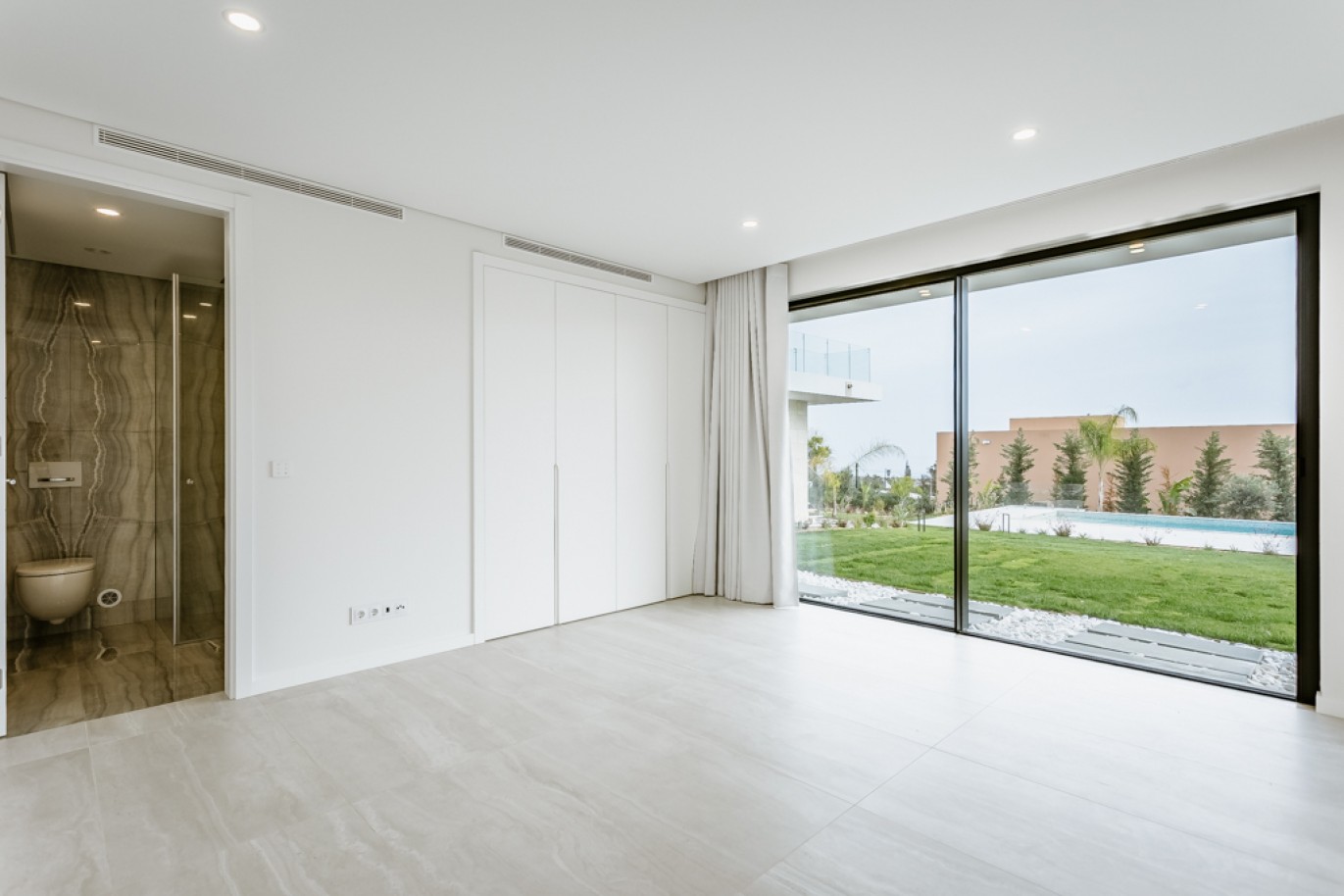 Moderna villa de 4 dormitorios con vistas al mar, situada en el Golf Resort Palmares, Algarve_341964