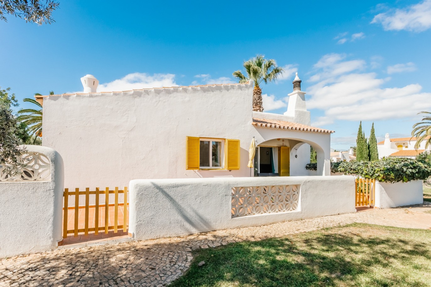 Moradia V3, em condomínio, à venda, no Triângulo Dourado, Algarve_342337