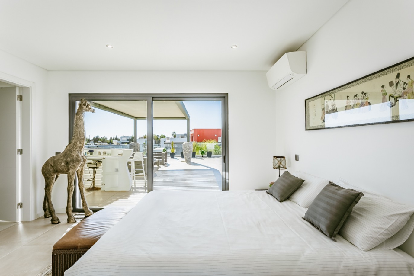 Villa contemporánea con piscina en venta en Silves, Algarve, Portugal_342602