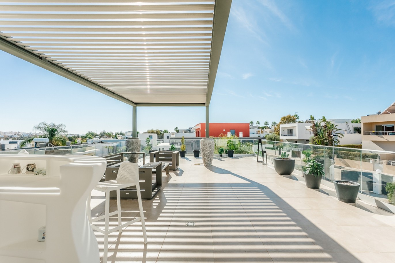 Villa contemporánea con piscina en venta en Silves, Algarve, Portugal_342609