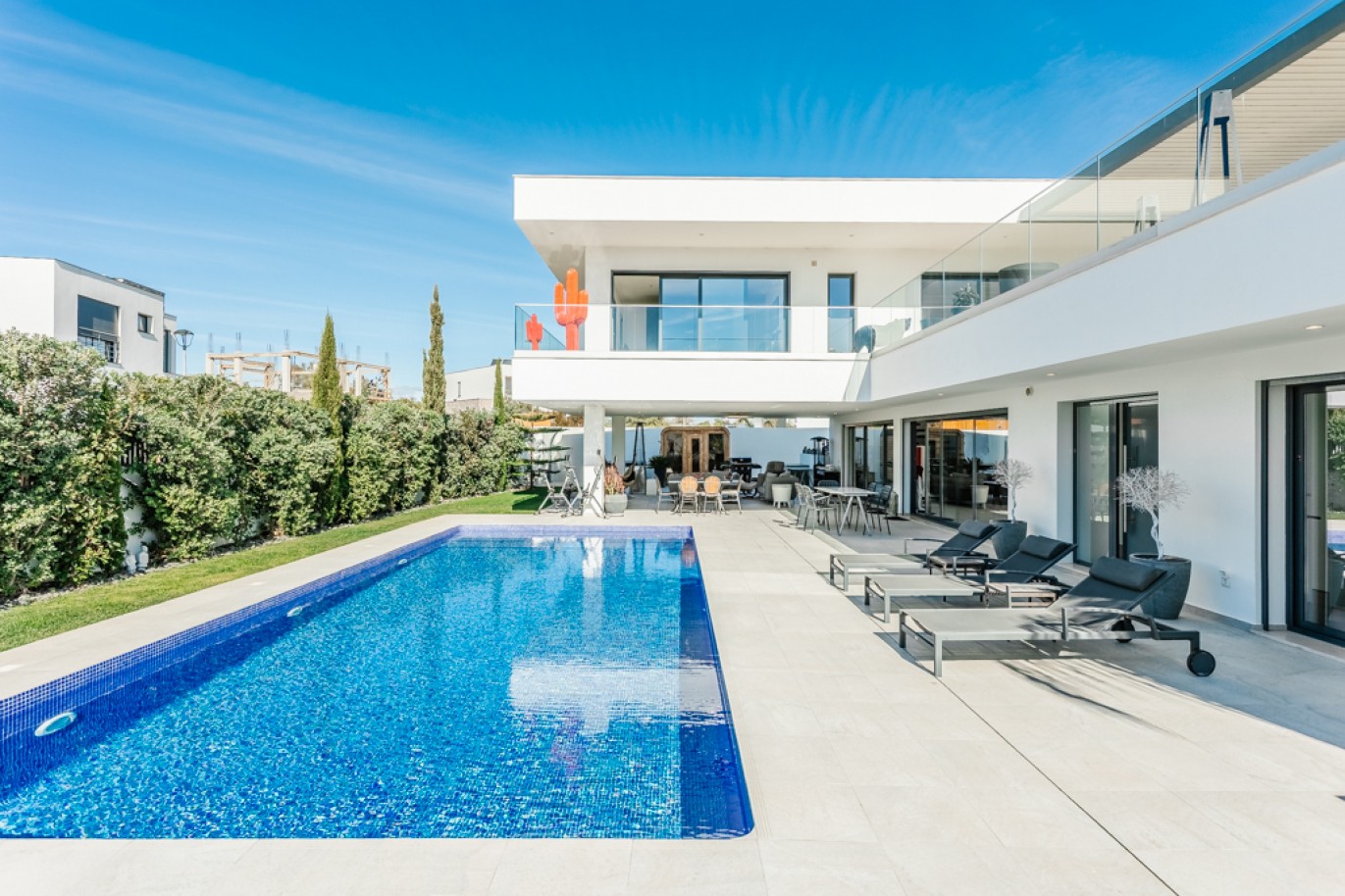 Villa contemporánea con piscina en venta en Silves, Algarve, Portugal_342617