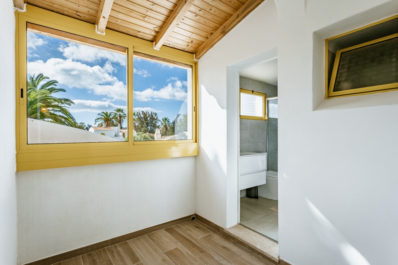 Exclusive 3-bedroom villa for sale, Golden Triangle, Algarve, Portugal_342628