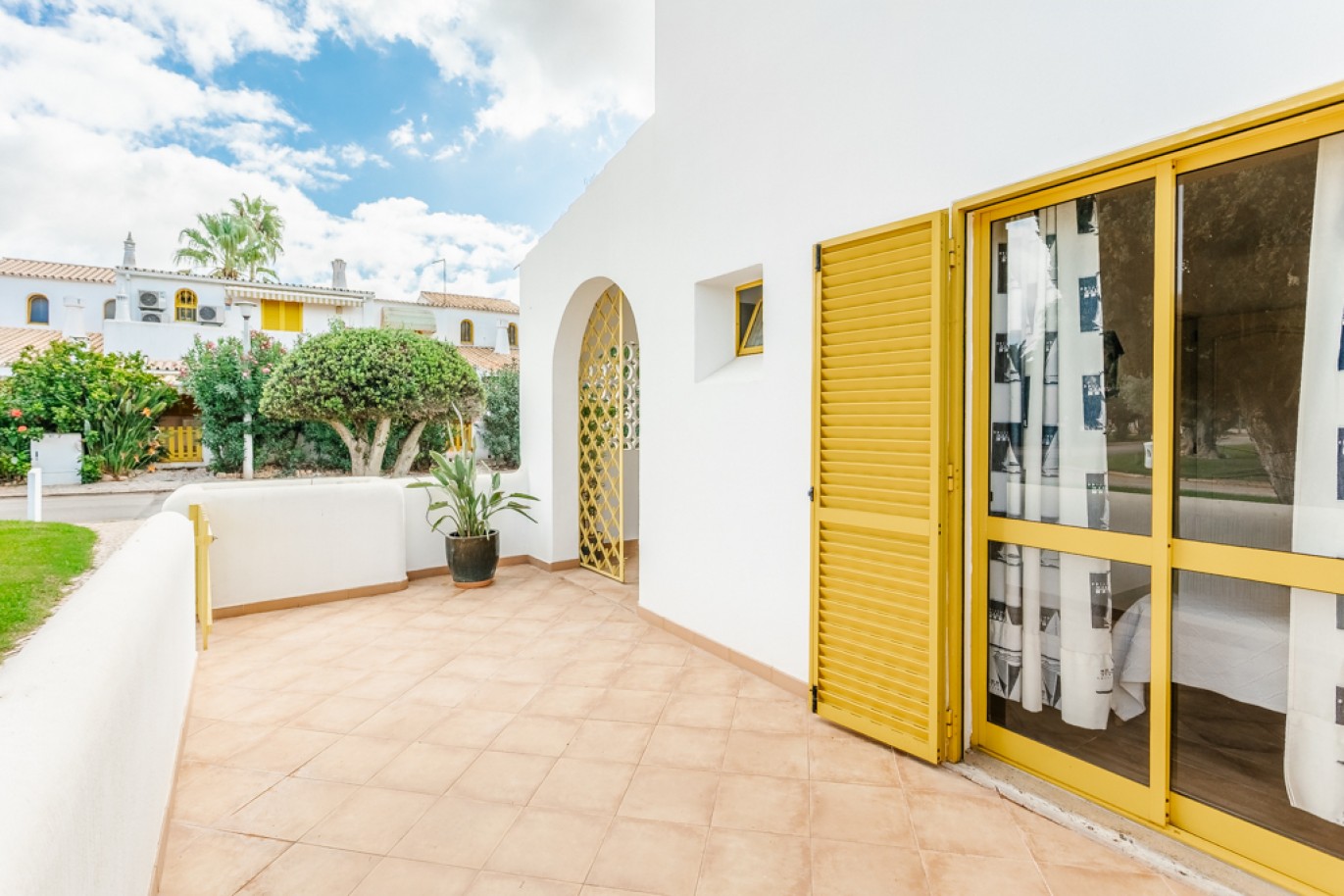 Exclusive 3-bedroom villa for sale, Golden Triangle, Algarve, Portugal_342642