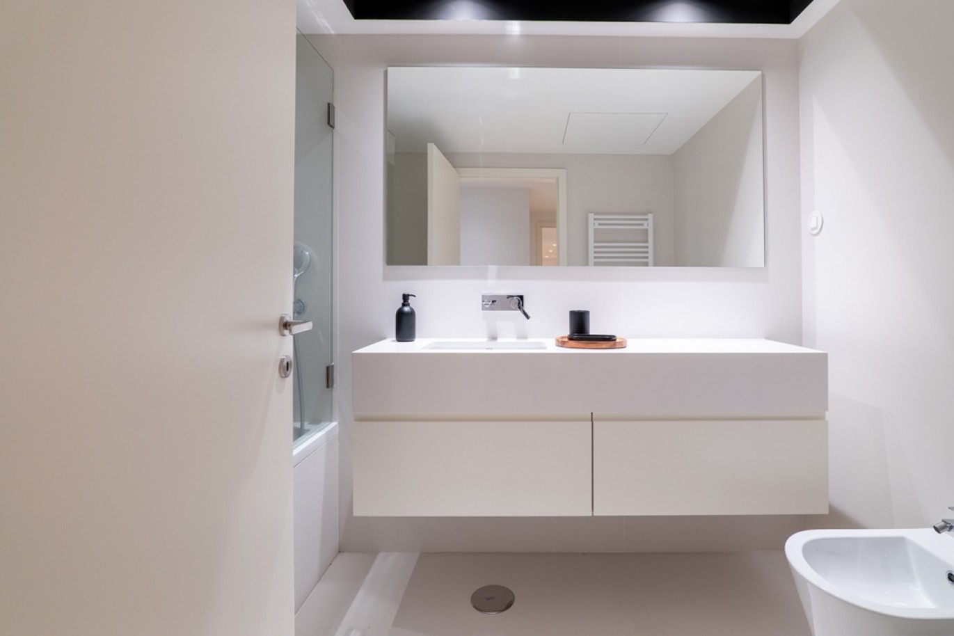 Apartamento T3 com terraços e piscina à venda no centro do Porto_343539