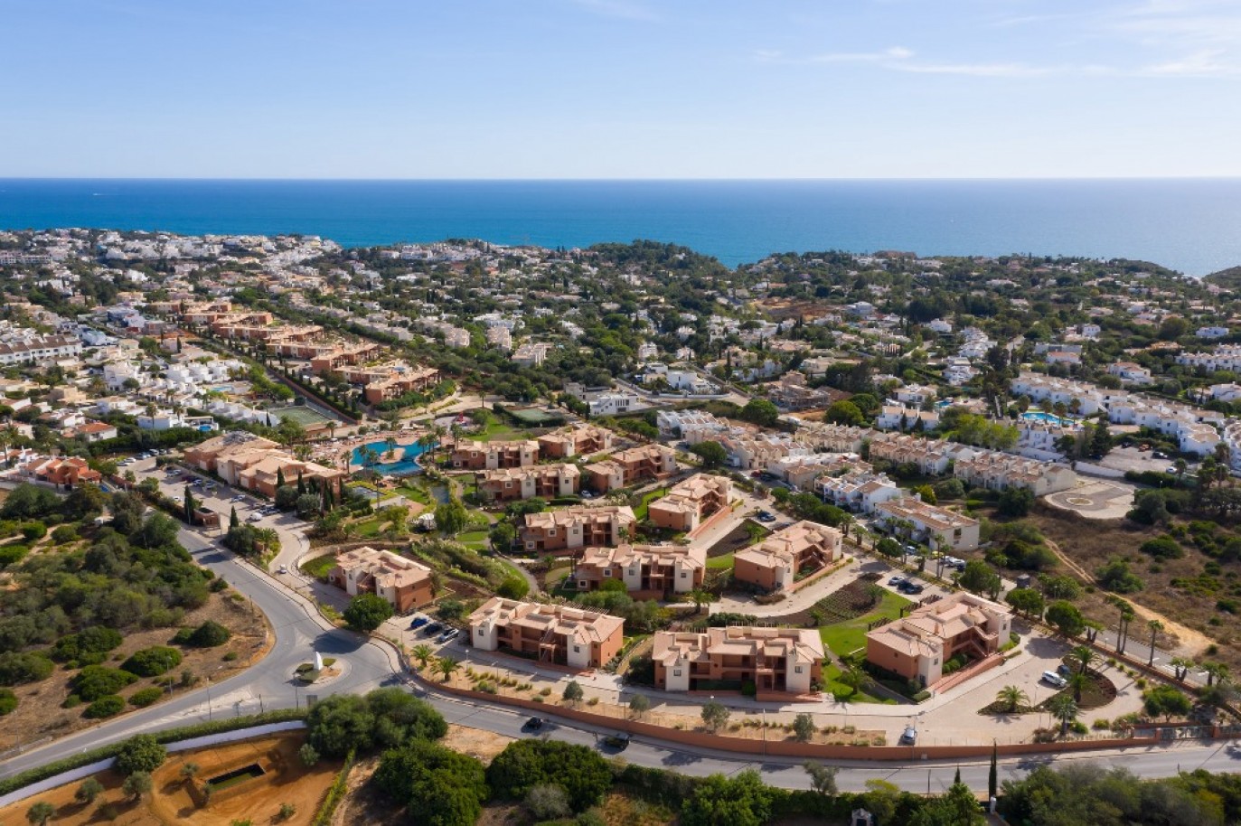 Moradia em empreendimento turístico, para venda em Carvoeiro, Algarve_343591