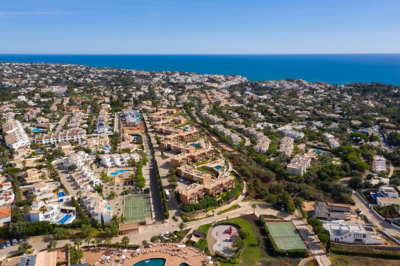 Moradia em empreendimento turístico, para venda em Carvoeiro, Algarve_343594