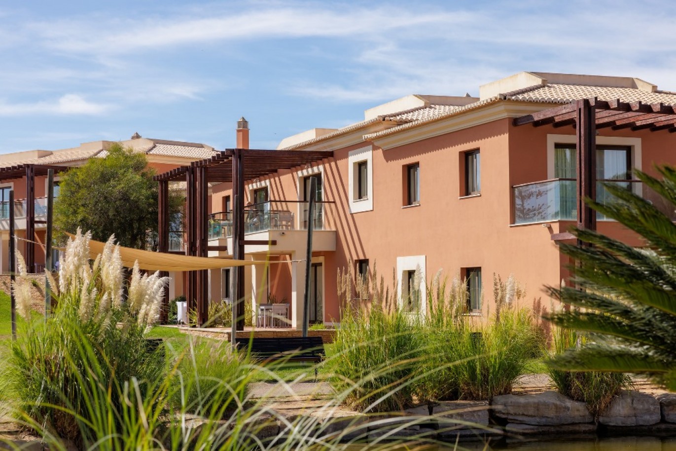 Moradia em empreendimento turístico, para venda em Carvoeiro, Algarve_343600