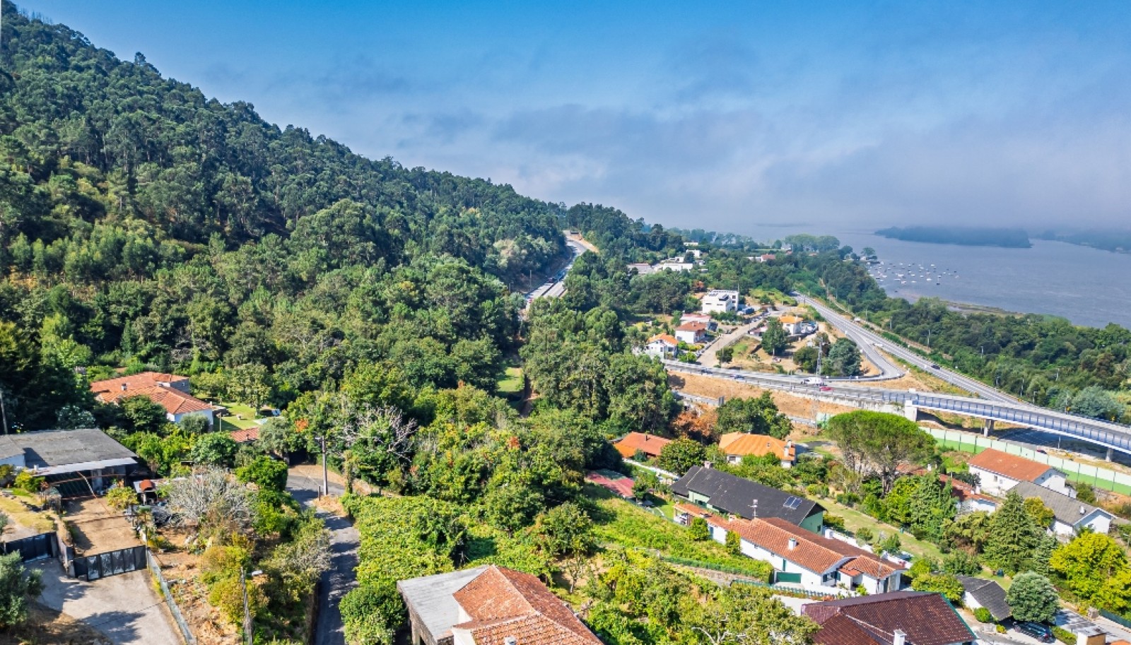 Terreno com projeto aprovado para moradia em Vila Nova de Cerveira_344480