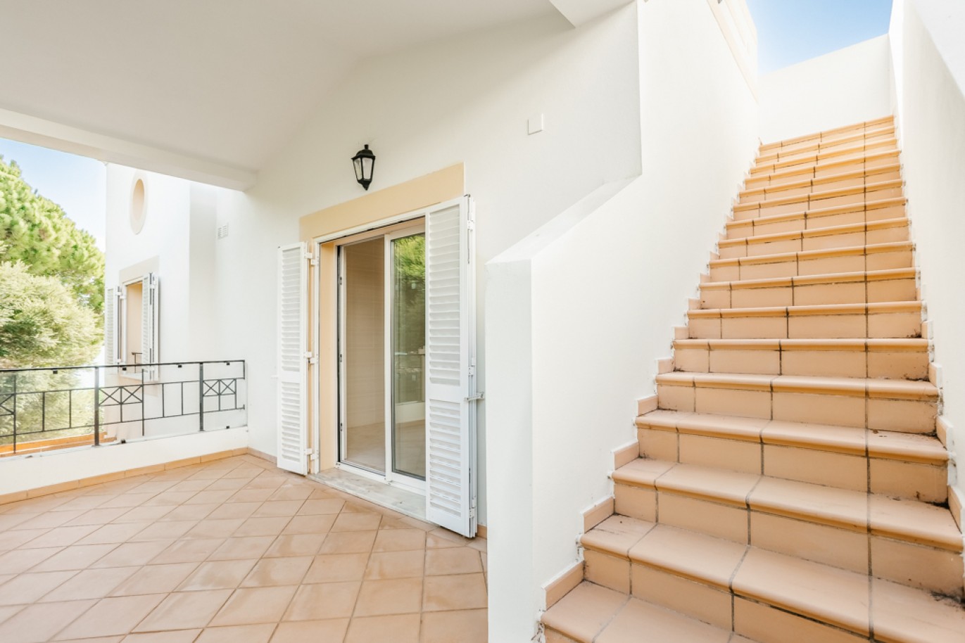 Villa meublé avec jardin à vendre à Salema, Algarve, Portugal_344781