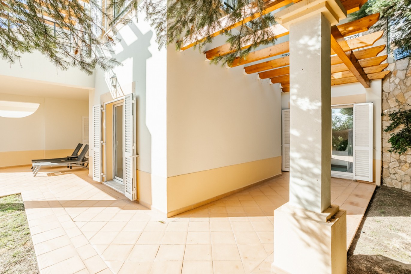 Villa meublé avec jardin à vendre à Salema, Algarve, Portugal_344789