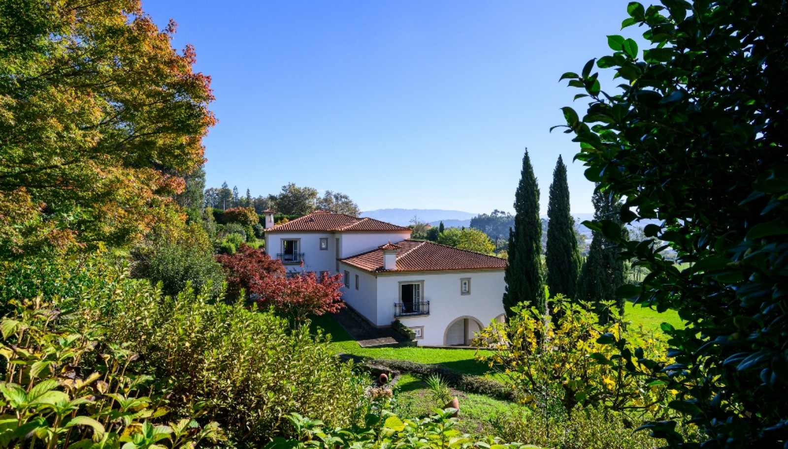 Villa de 6 chambres avec jardin et piscine à vendre Guimarães, Portugal_346035