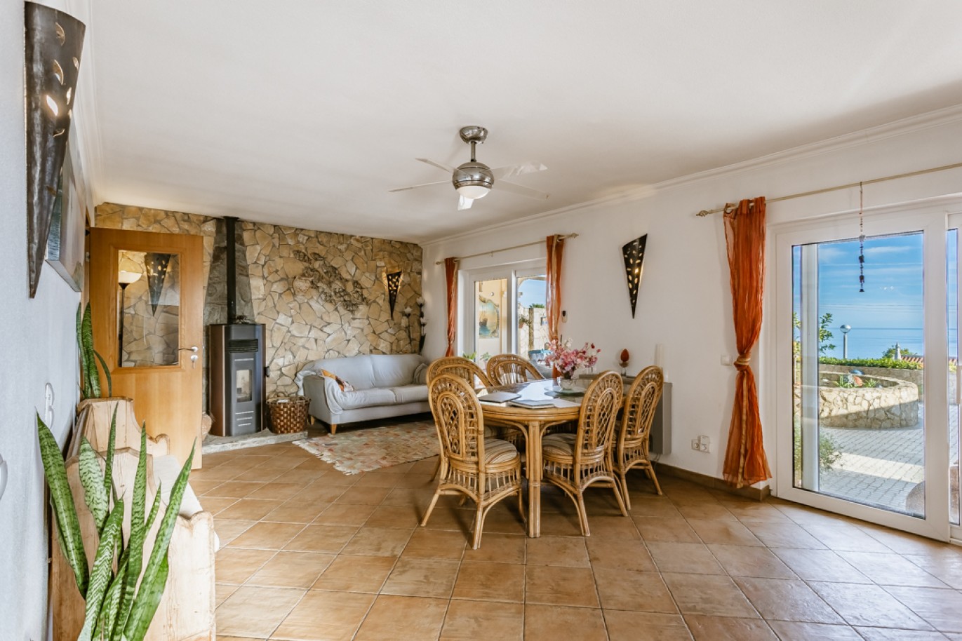 Villa mit Pool und Garage zu verkaufen in Salema, Algarve, Portugal_346300