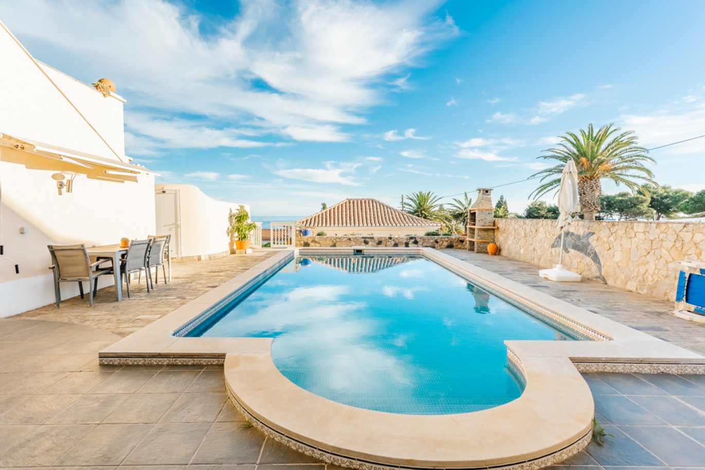 Villa mit Pool und Garage zu verkaufen in Salema, Algarve, Portugal_346306