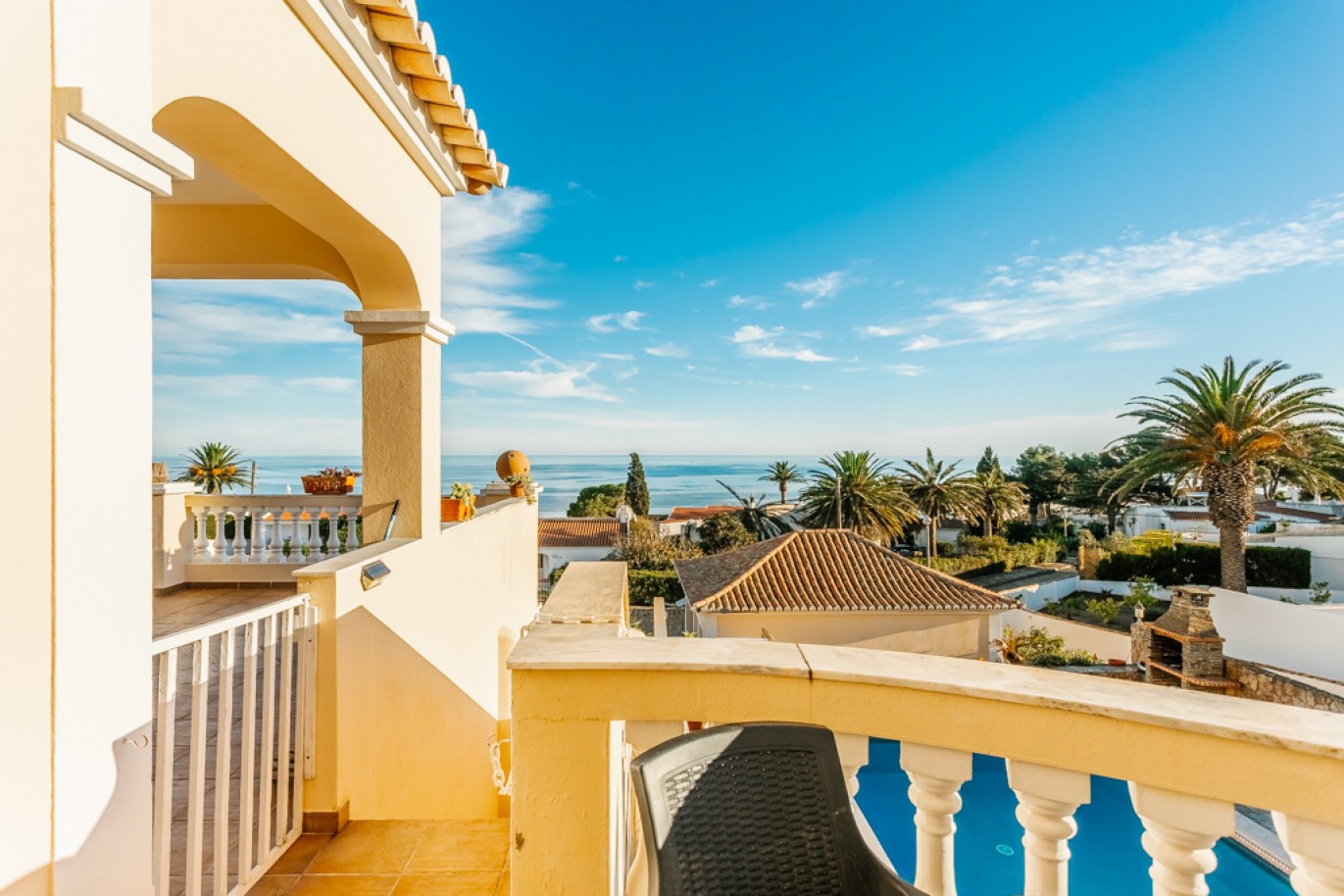 Villa mit Pool und Garage zu verkaufen in Salema, Algarve, Portugal_346312