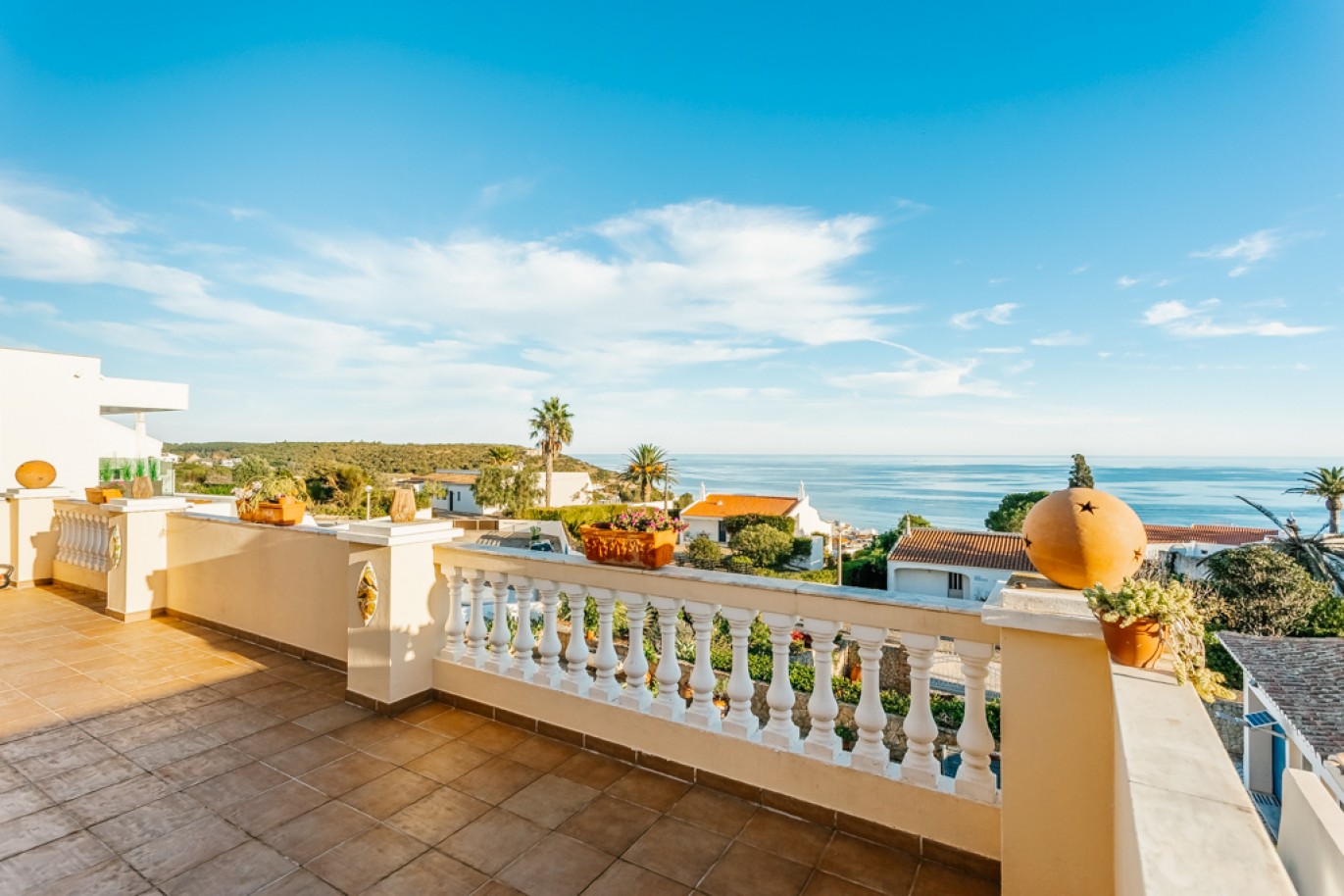 Villa mit Pool und Garage zu verkaufen in Salema, Algarve, Portugal_346316