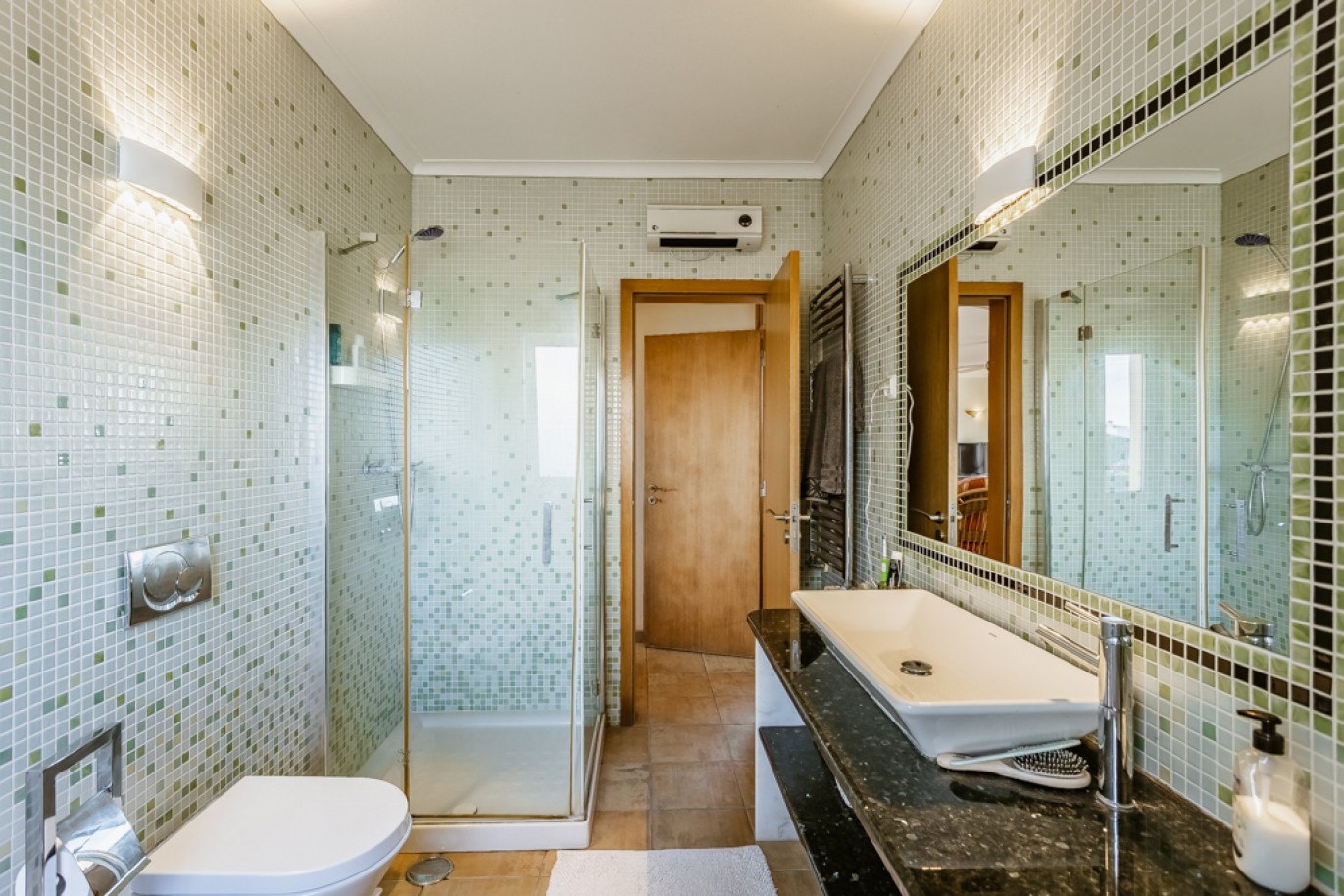 Villa mit Pool und Garage zu verkaufen in Salema, Algarve, Portugal_346318