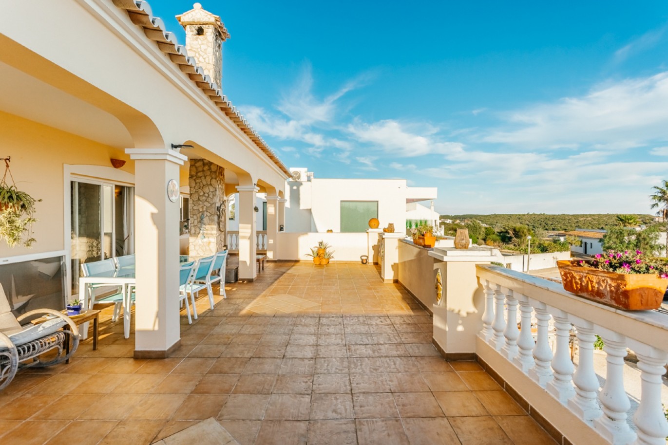 Villa mit Pool und Garage zu verkaufen in Salema, Algarve, Portugal_346319