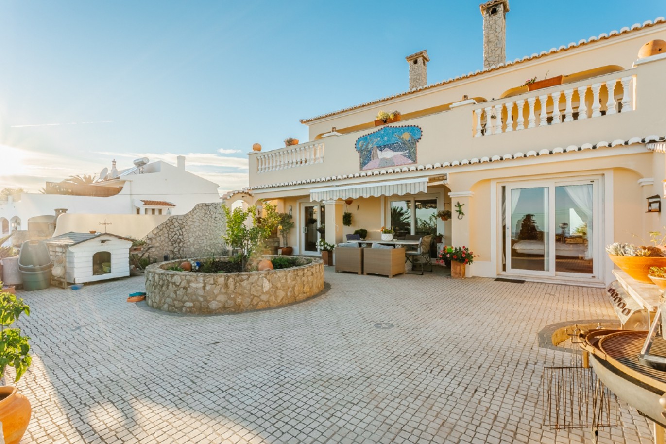 Villa mit Pool und Garage zu verkaufen in Salema, Algarve, Portugal_346322