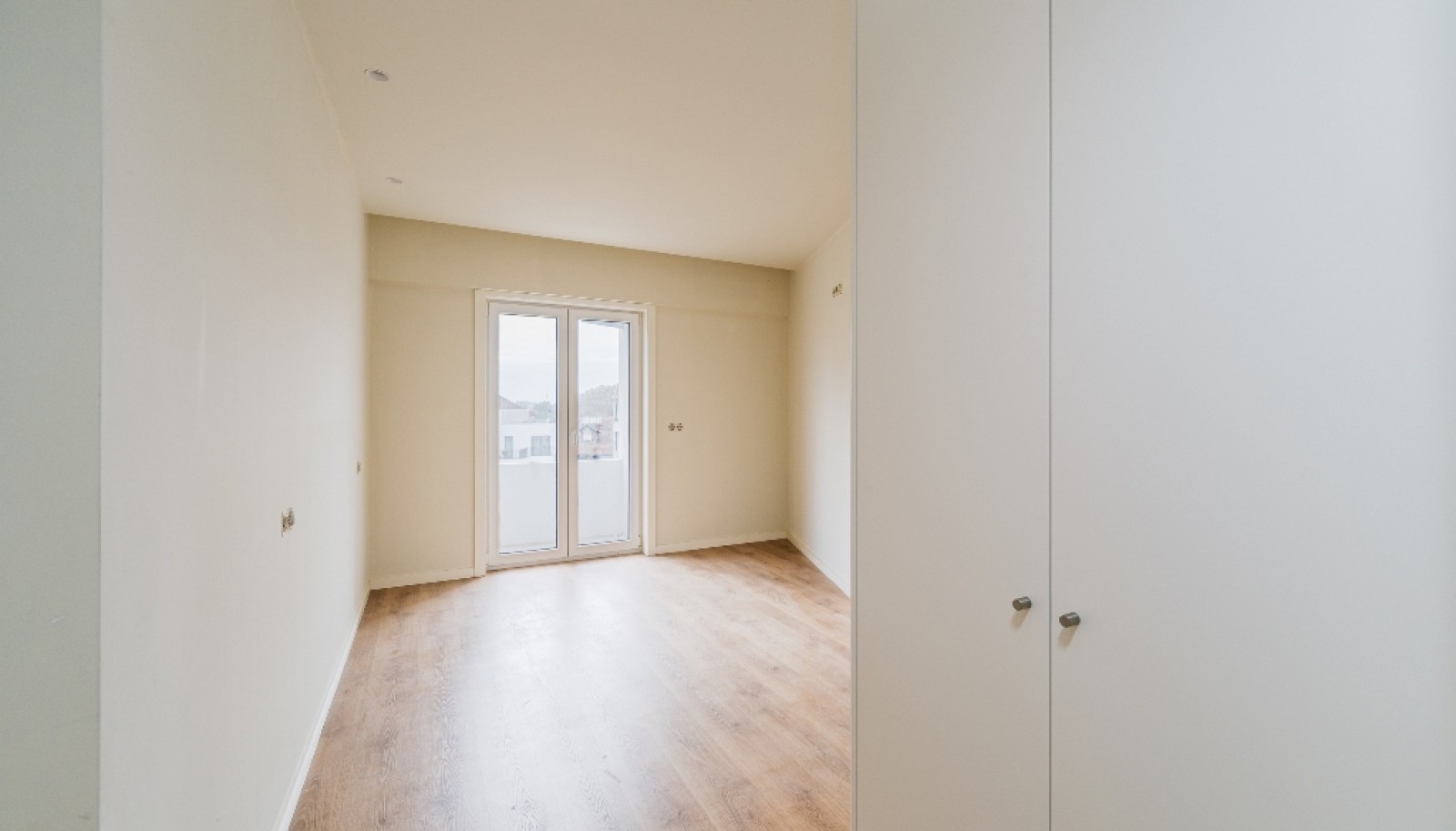 New 4-bedroom flat with balcony for sale in Antas, Porto, Portugal_346975