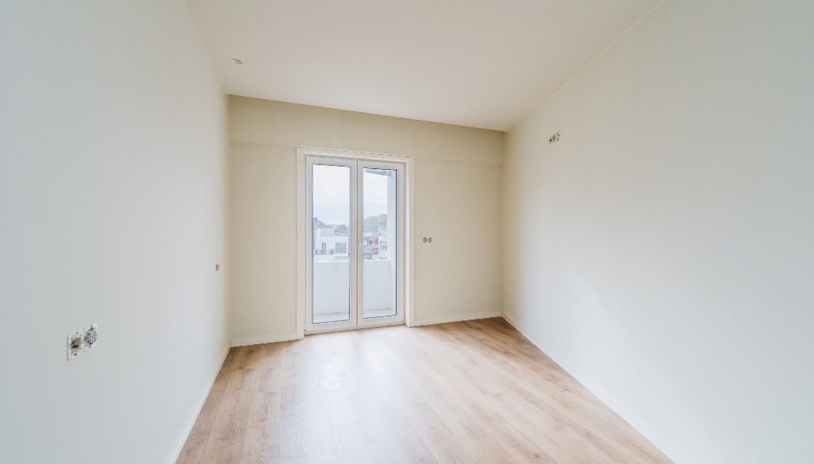 New 4-bedroom flat with balcony for sale in Antas, Porto, Portugal_346976