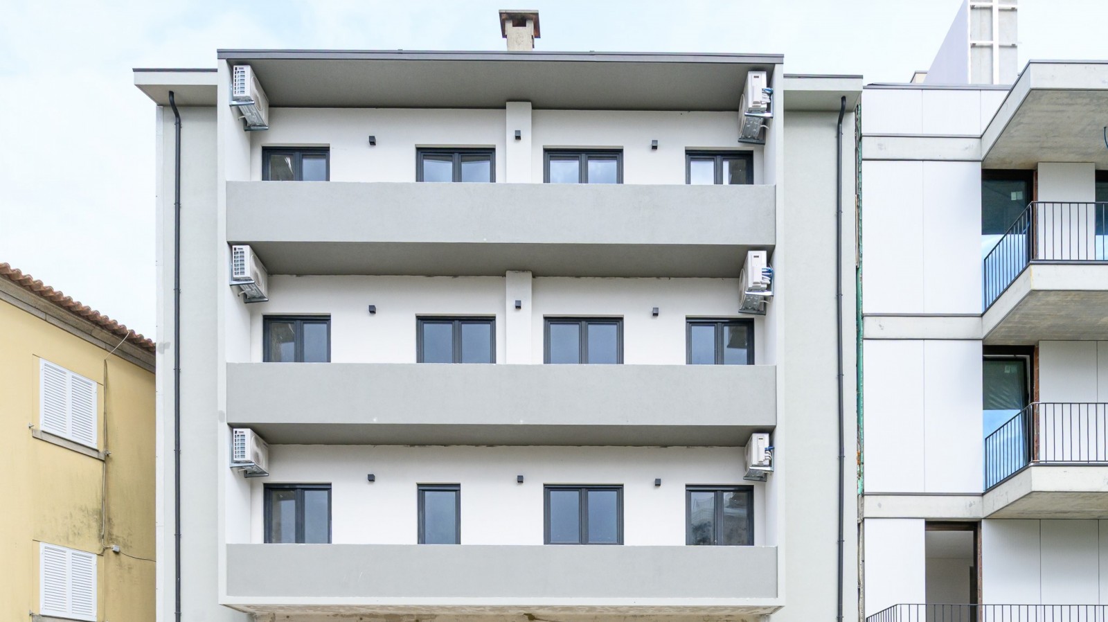 New 4-bedroom flat with balcony for sale in Antas, Porto, Portugal_347445