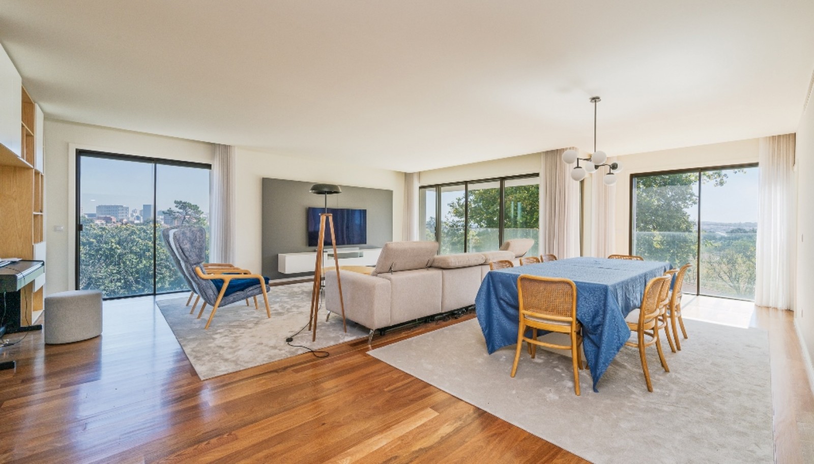 Vier schlafzimmer wohnung mit balkon zu verkaufen in Porto, Portugal_347680