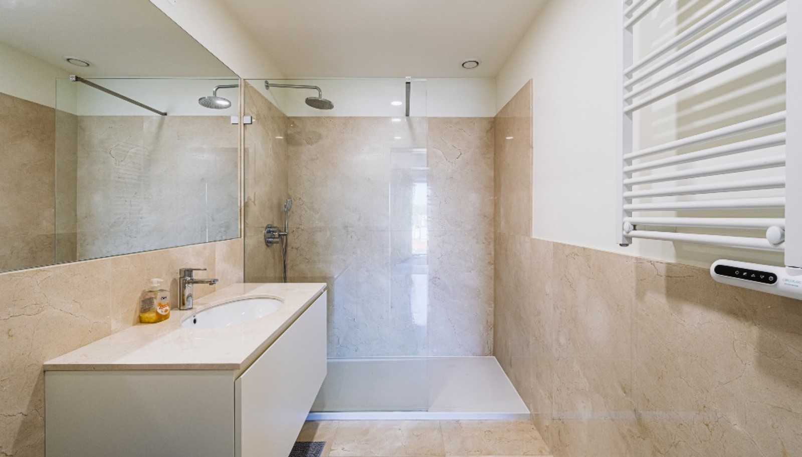 Vier schlafzimmer wohnung mit balkon zu verkaufen in Porto, Portugal_347692