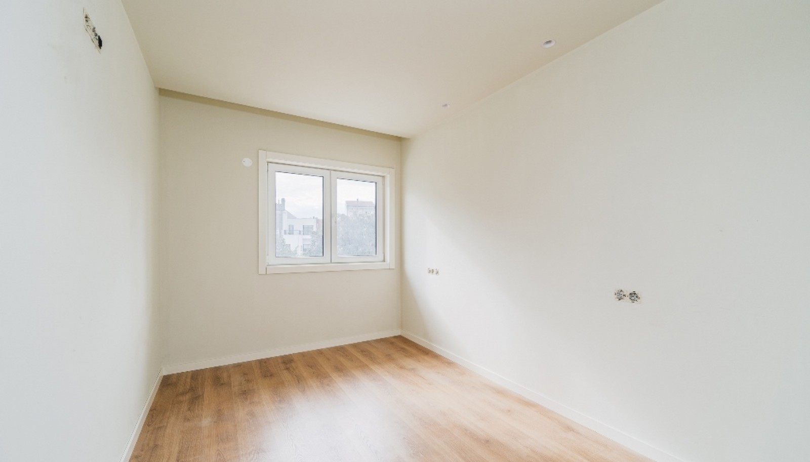 Apartamento T4 Duplex com jardim e varanda à venda nas Antas, Porto_347834